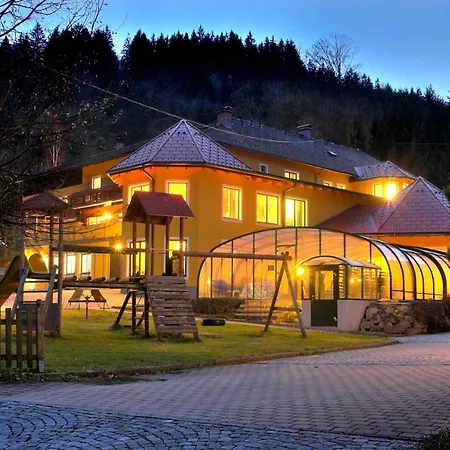 Hotel Bruckwirt***s 3*